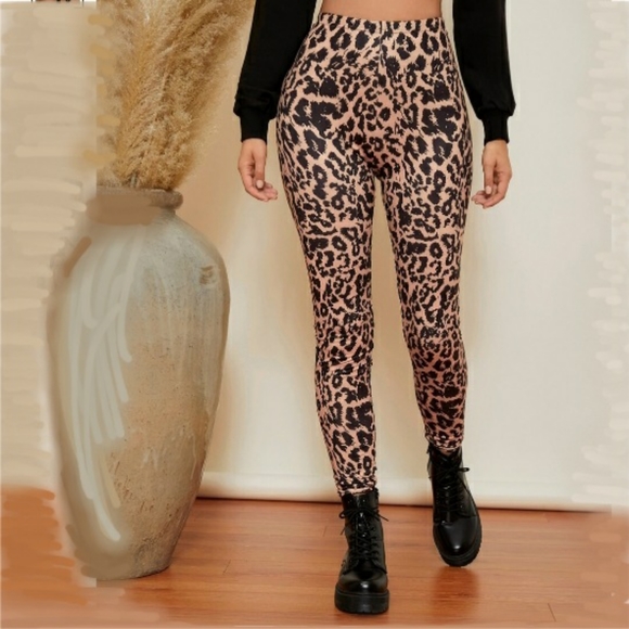 Leopard Print Leggings - Picture 3 of 8